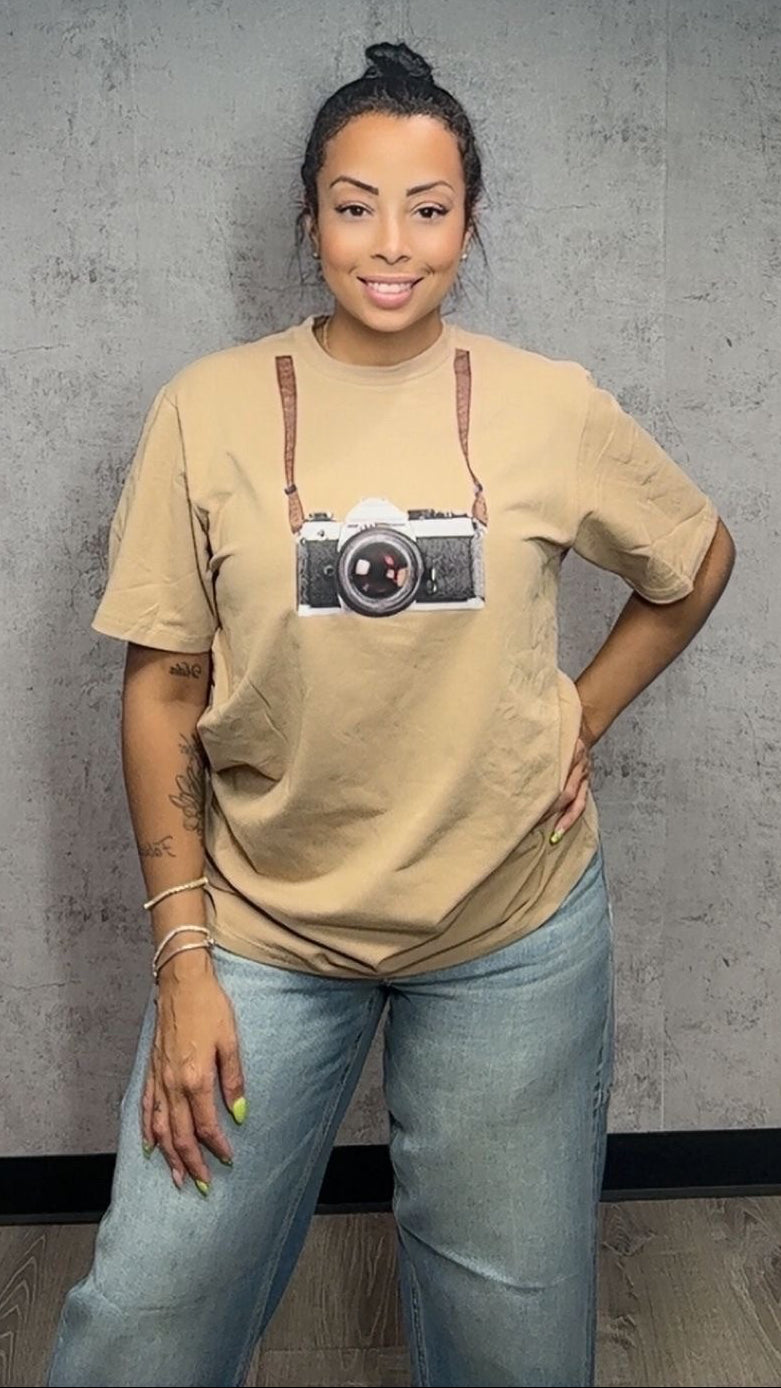 Bad Bunny Camera T-shirt (3 Colores)