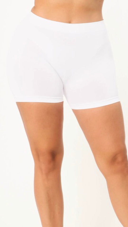 SEAMLESS WHITE SHORT