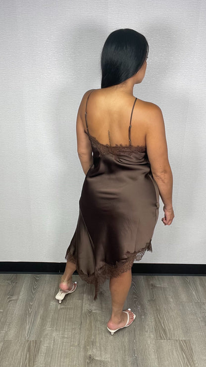 BROWN LACE MIDI DRESS