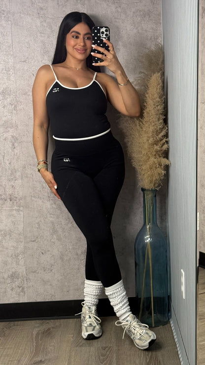 AB ESSENTIAL BLACK AND WHITE SET