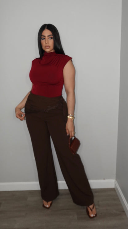 TURTLE NECK BURGUNDY TOP