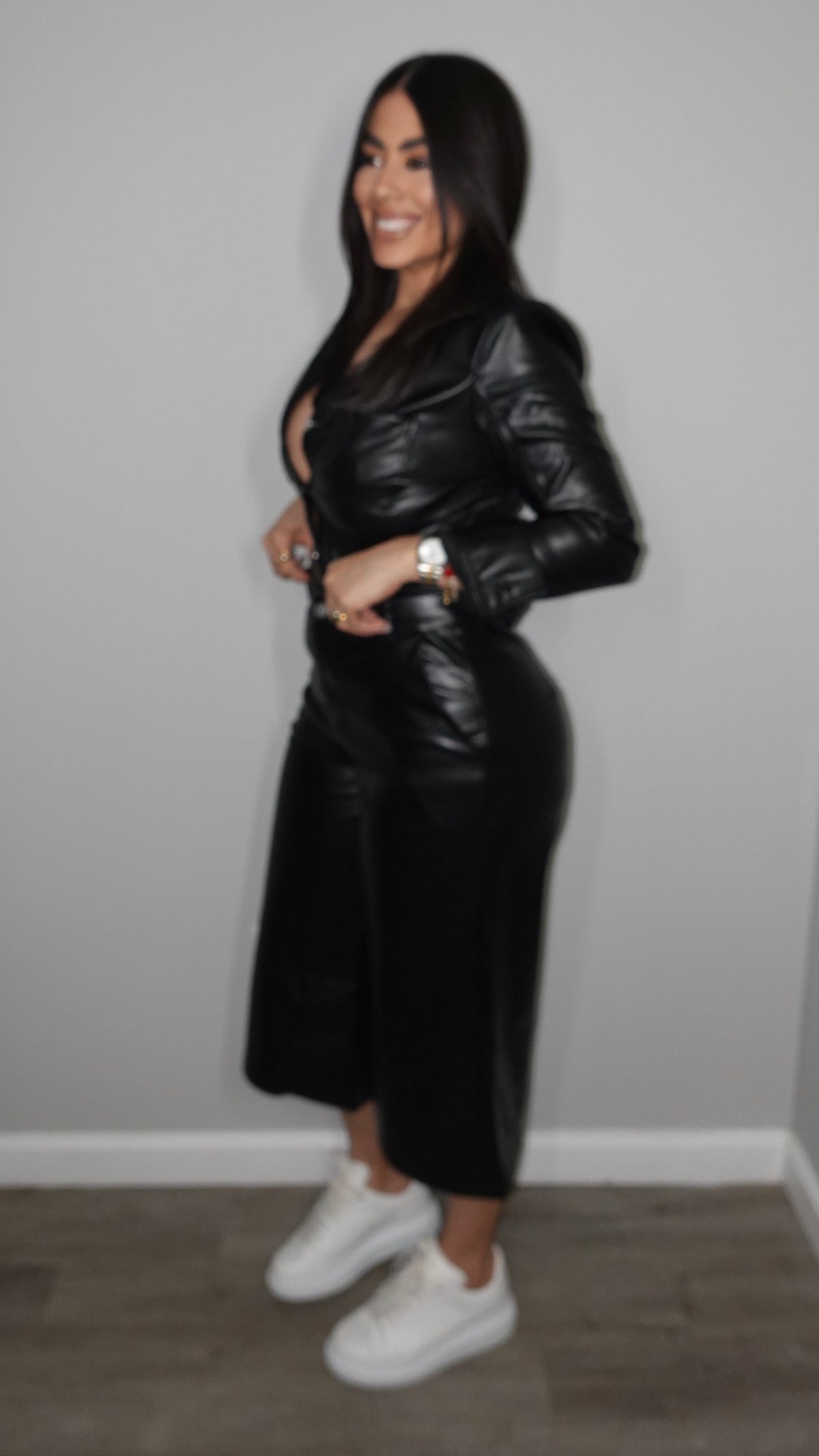 HIGH RISE WIDE LEG LEATHER BLACK JORT