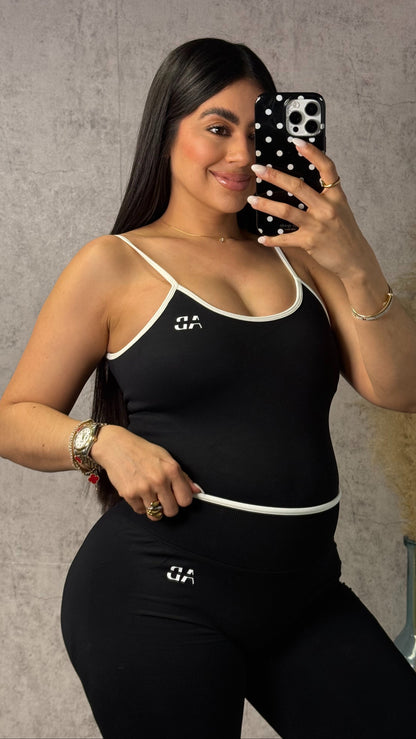 AB ESSENTIAL BLACK AND WHITE SET