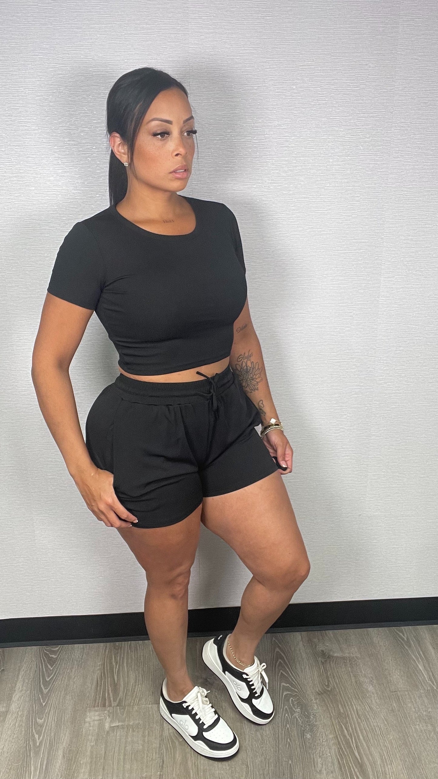LOUNGE BASIC BLACK SHORT SET