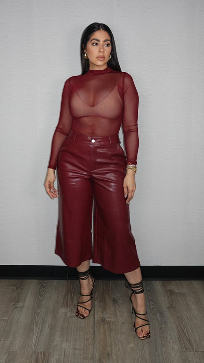 HIGH RISE WIDE LEG LEATHER BURGUNDY JORT