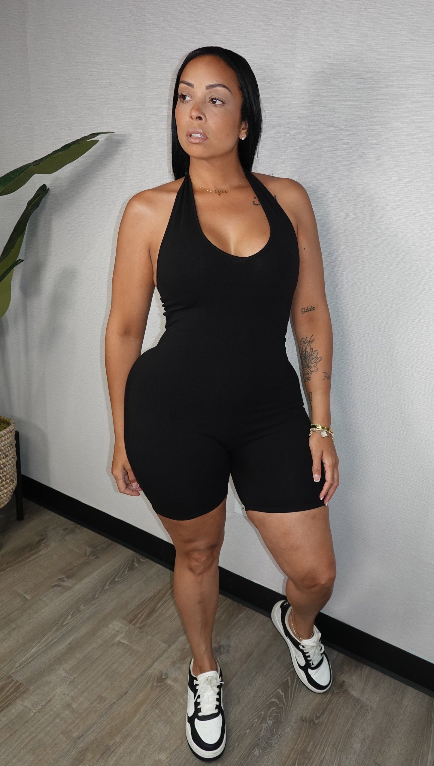 BLACK BASIC ROMPER