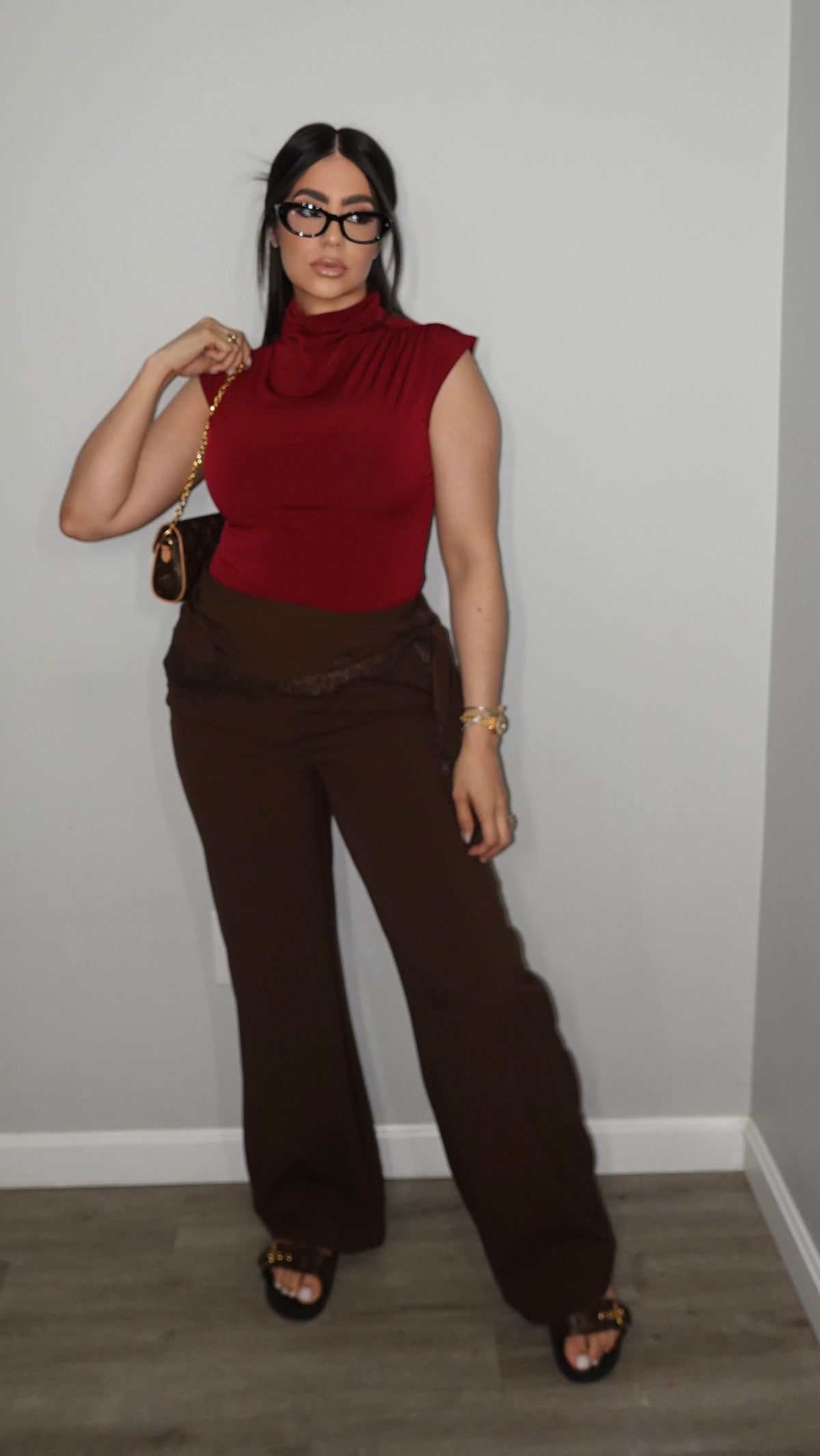TURTLE NECK BURGUNDY TOP