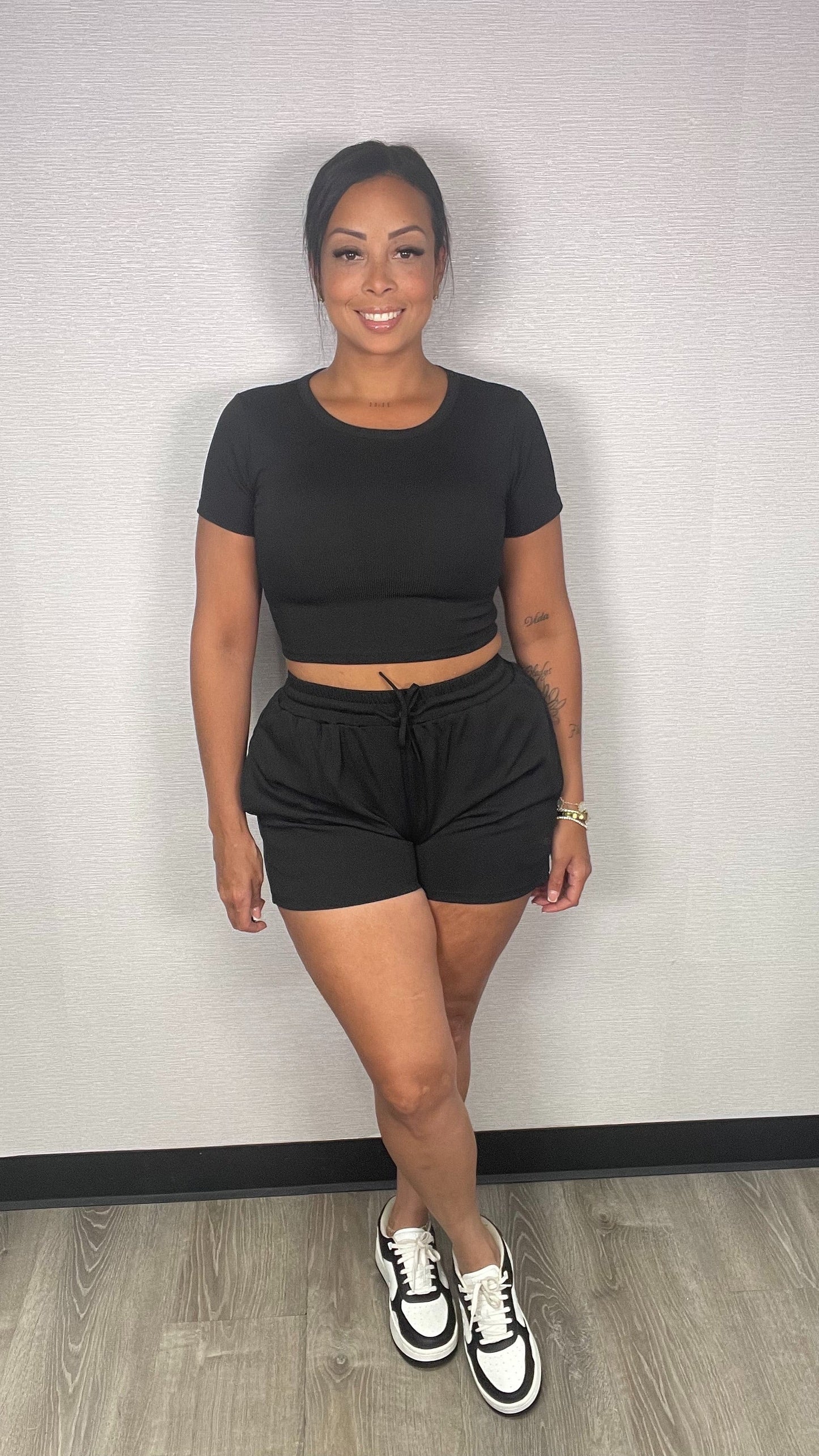 LOUNGE BASIC BLACK SHORT SET
