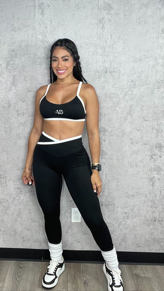 KAROLA Black con White  Pants Set
