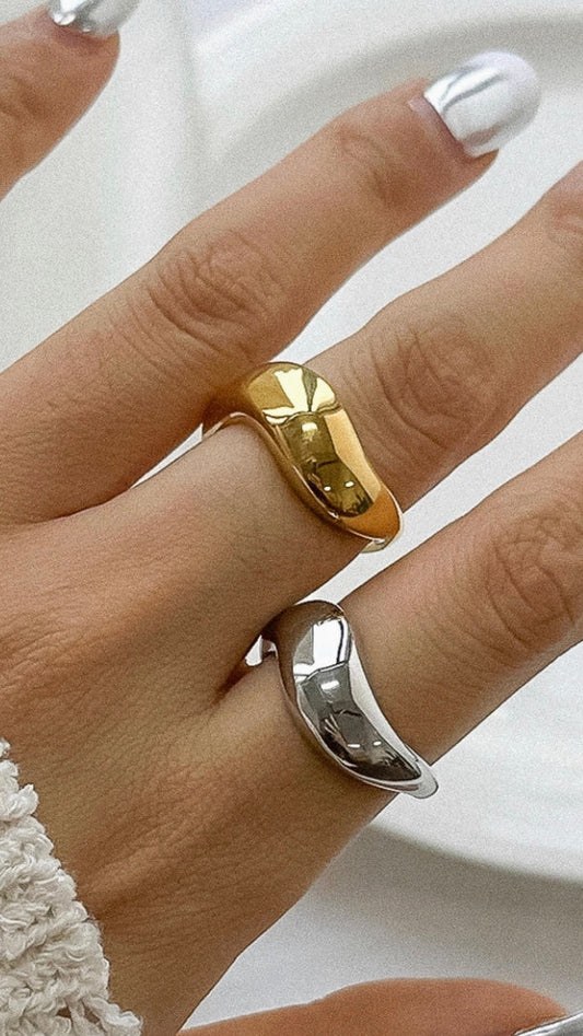 18k Non-tarnish Classic Wavy Band (GOLD AND SILVER)